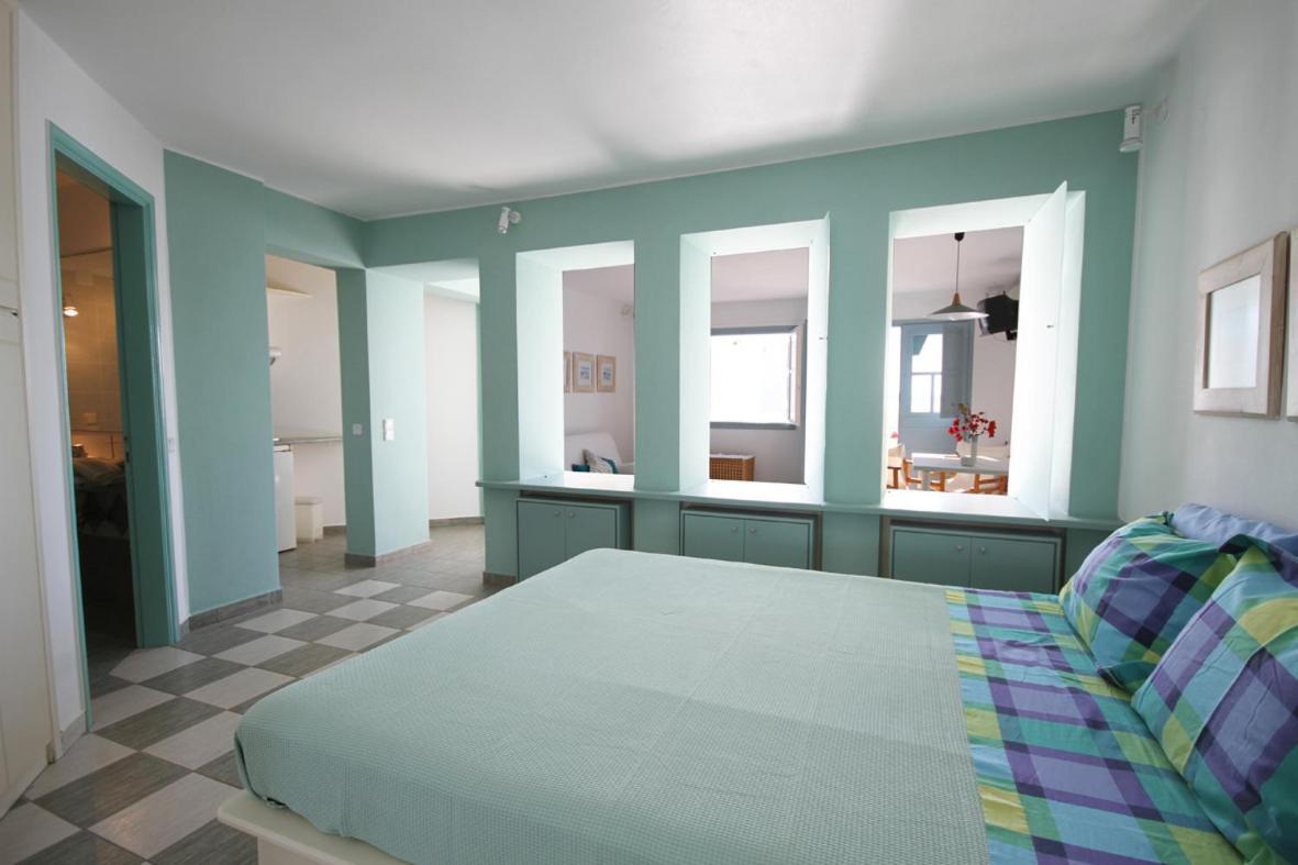 Emily'S Suites Adamantas  Exterior photo