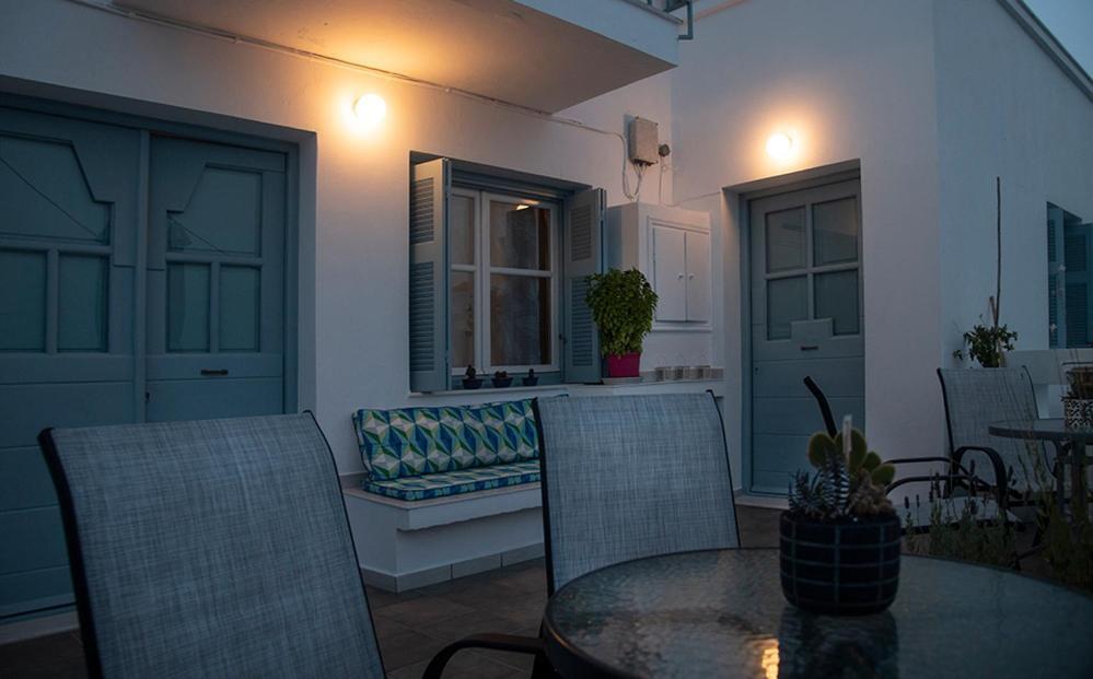 Emily'S Suites Adamantas  Exterior photo